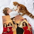 thumbnail image 2 of Mujeres Desesperadas anti-pilling, suave, ligera, esponjosa y acogedora de lujo para hogar y cocina – Perfecta para niños y adultos,130x150cm, 2 of 6