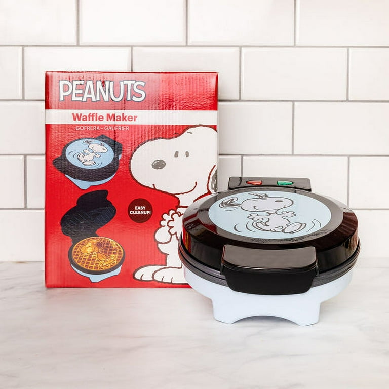 Uncanny Brands Peanuts Snoopy Compact Waffle Maker with Regulated