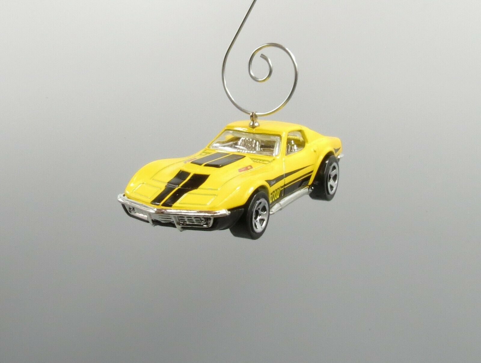 '69 Corvette Stingray 1/64 Scale Custom Christmas Ornament Adorno 1969 Classic 