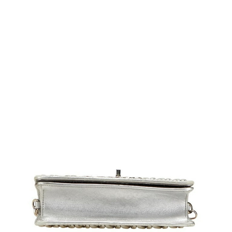 Pre-Owned Miu Miu Miu Matelasse Chain Shoulder Bag in Silver