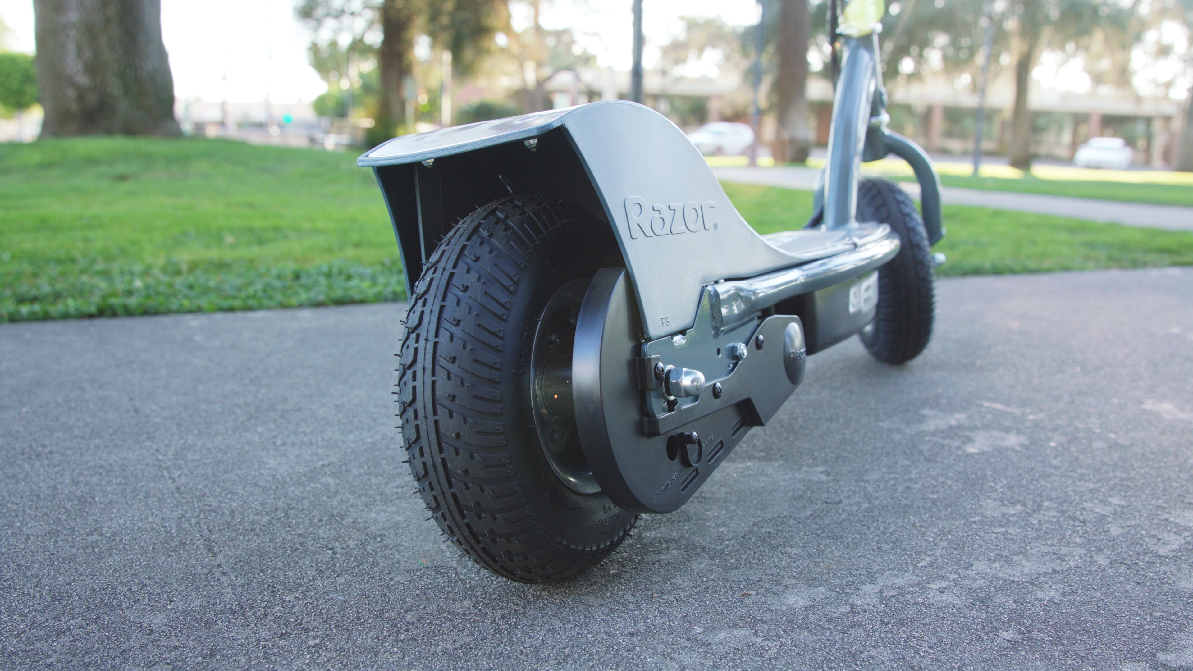 E300 HD Electric Scooter - Razor