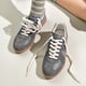 thumbnail image 4 of Zapatos de entrenamiento clásicos Retro alemanes, zapatos blancos pequeños para mujer, primavera y otoño, nuevos zapatos planos de cuero genuino con cordones versátiles Bo, 4 of 5