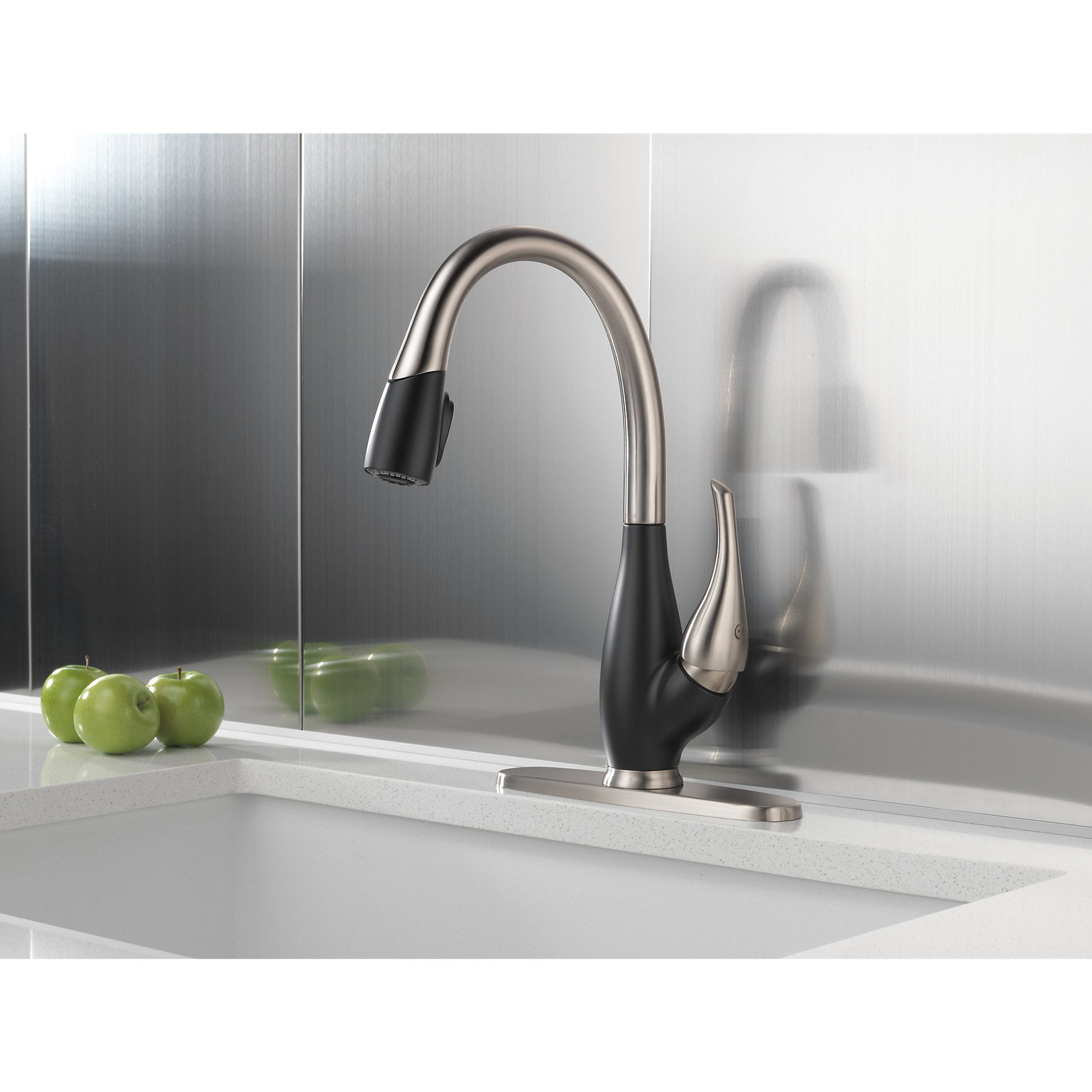 Delta Fuse Single Handle Pull-Down Kitchen Faucet, Stainless / Black Black Stainless Steel Faucet Kitchen