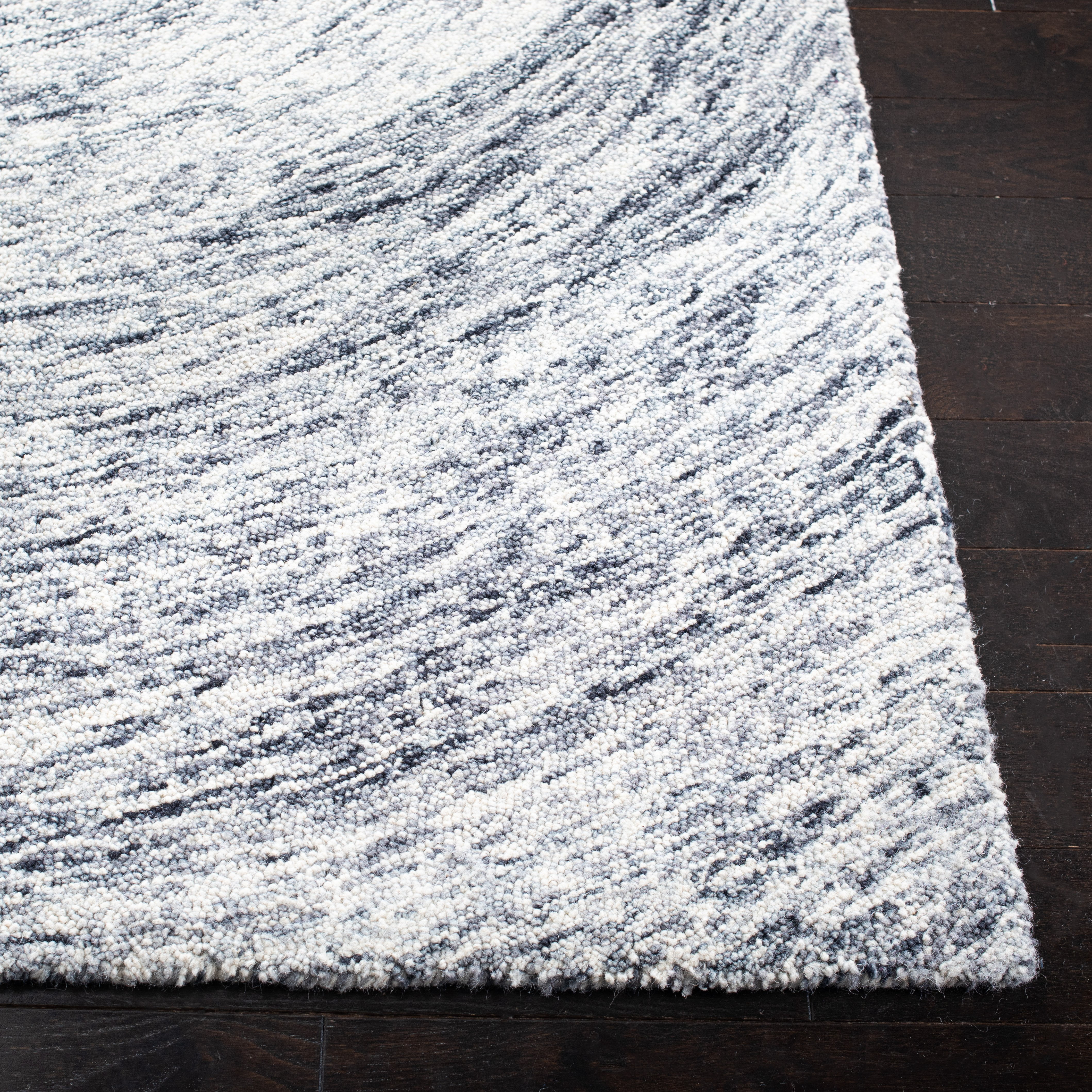 Safavieh Ikat Laura Geometric Wool Area Rug, Silver/Gray, 3' x 5'