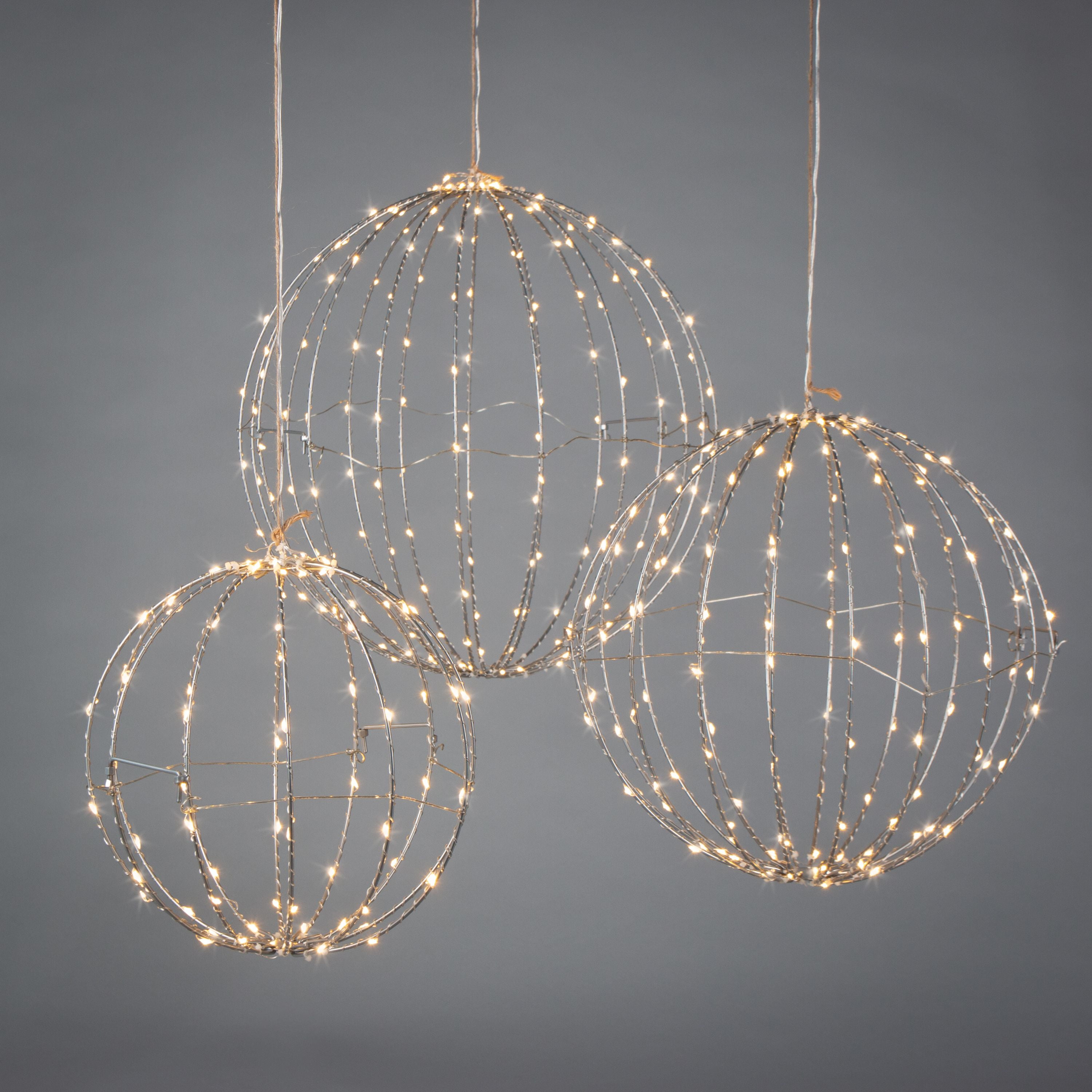 Gerson Set of 3 Electric Lighted Silver Spheres