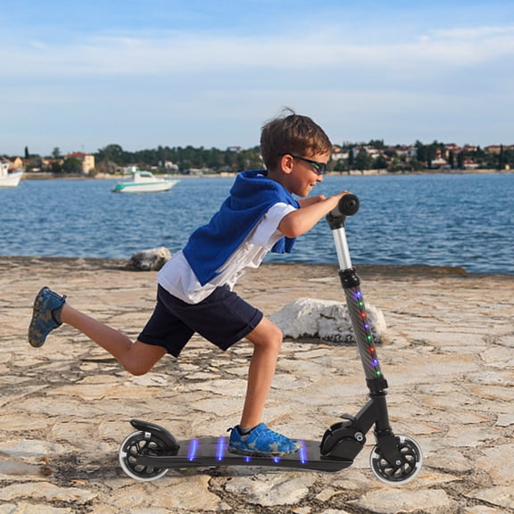 Kick Scooter, Scooter with Extra Wide Light-Up Wheels and Adjustable Heights for Children from 3-12