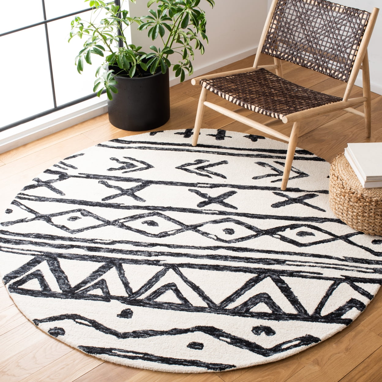 SAFAVIEH Metro Jarred Diamond Area Rug, Black/Ivory, 8' x 10'