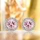 thumbnail image 2 of Pendientes de Botón de 1,25 Quilates con Halo de Turmalina Rosa de Talla Redonda con Piedra Natal de Octubre en Oro Blanco de 18 K sobre Plata JeenMata, 2 of 5