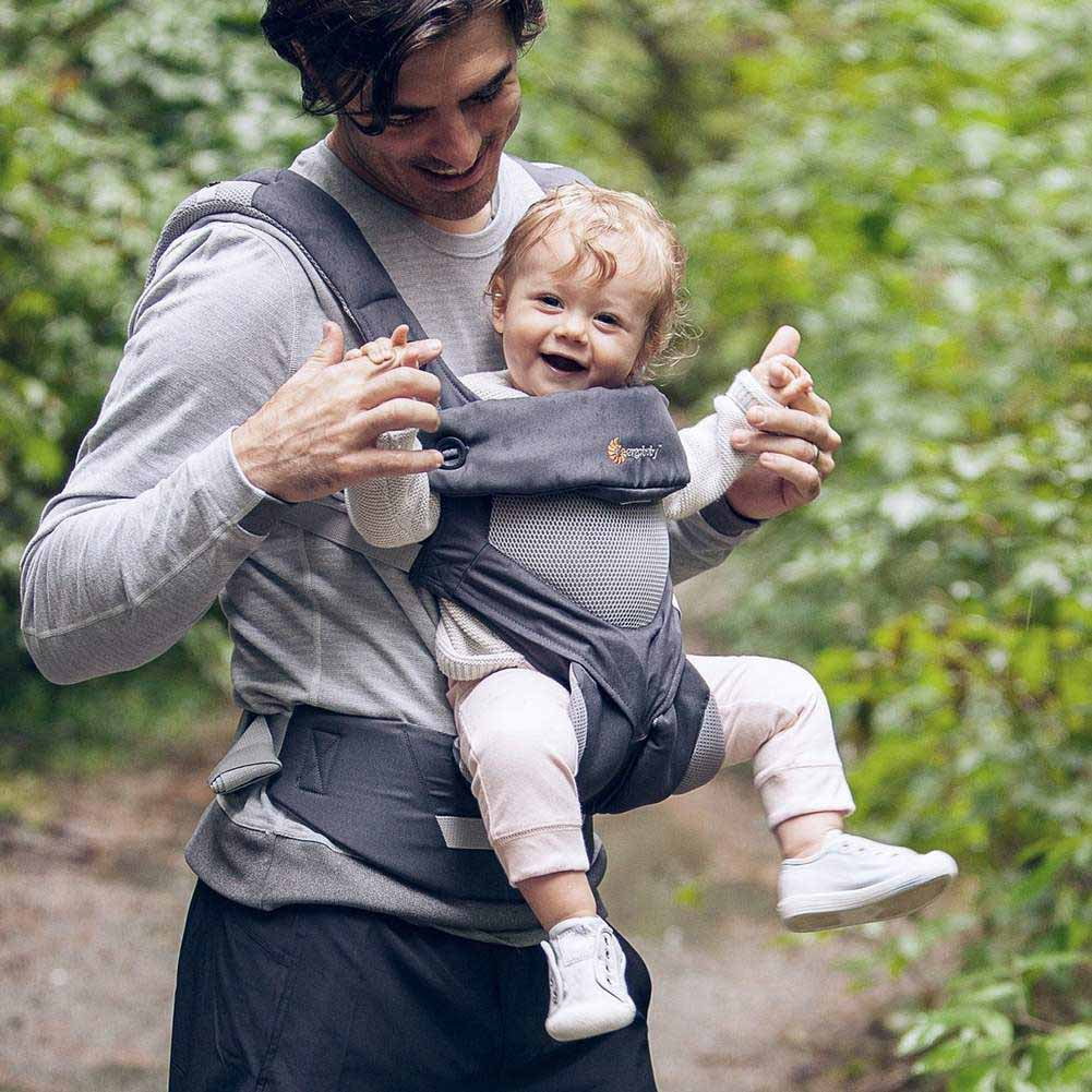Porte Bebe Ergobaby 360 Toutes Positions Avec Soutien Lombaire Et Maille Cool Air 12 45 Livres Gris Carbone Walmart Canada