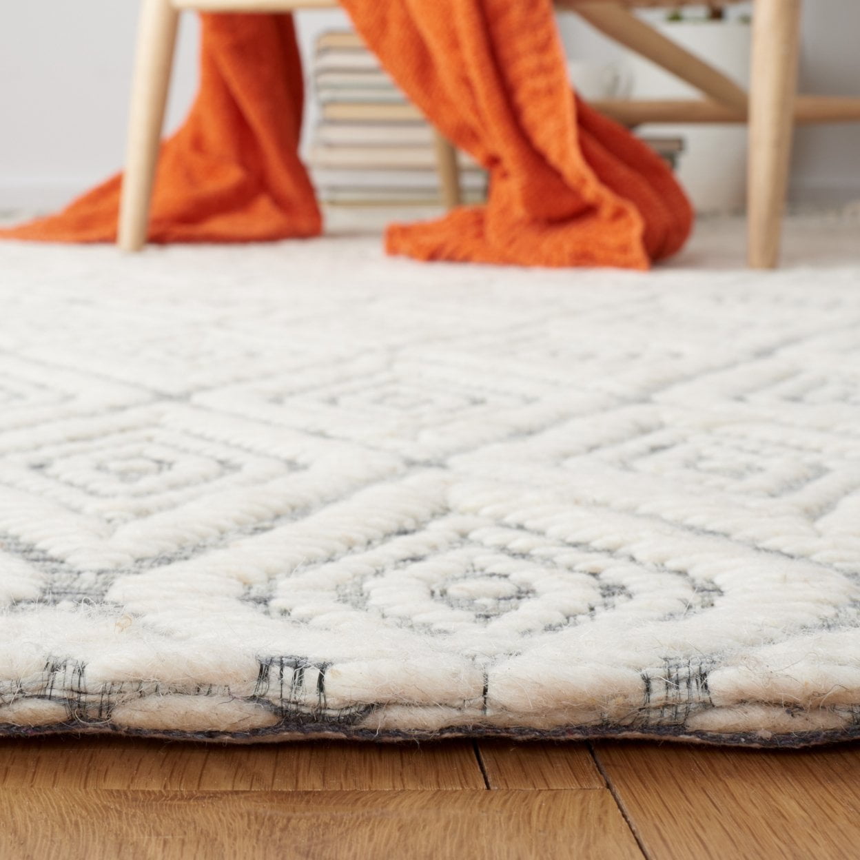 SAFAVIEH Marbella Winston Diamond Area Rug, Dark Grey/Ivory, 3' x 5'