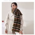 thumbnail image 4 of Bufanda a cuadros de moda para mujer en otoño e invierno, versión coreana, cachemira suave como bufanda, hebilla de chal cálida y gruesa - Verde, 4 of 4