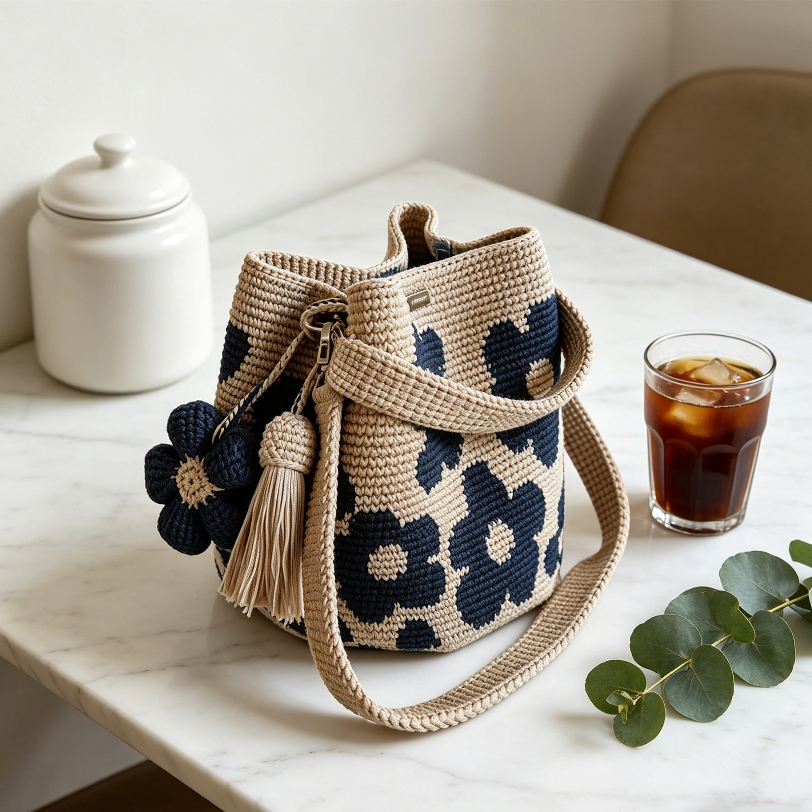Crochet Crossbody Bag for Women, Boho Flower Shoulder Purse with Detachable Strap, Handmade Straw Mini Handbag for Summer Beach, Casual Everyday Use Gift