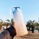thumbnail image 5 of Botella de agua deportiva de 2000 ml Botellas de viaje portátiles con pajita con escala de tiempo (azul) Ehuebsd Libre de BPA, 5 of 7