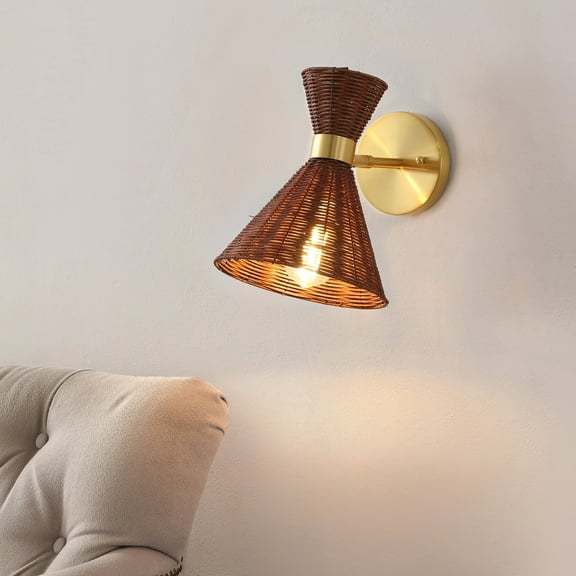 JONATHAN Y Zoey 10" 1-Light Mid-Century Vintage Retro Rattan/Metal LED Sconce with Adjustable Shade, Dark Brown/Brass Gold