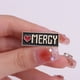 thumbnail image 2 of Broche de aleación esmaltada negra con forma de corazón Mercy con forma de corazón y oro, 3 x 1,2 cm, 2 of 2
