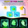 thumbnail image 2 of Los juguetes Squishy Stress Cube de Meijoy brillan en la oscuridad, 2 of 7