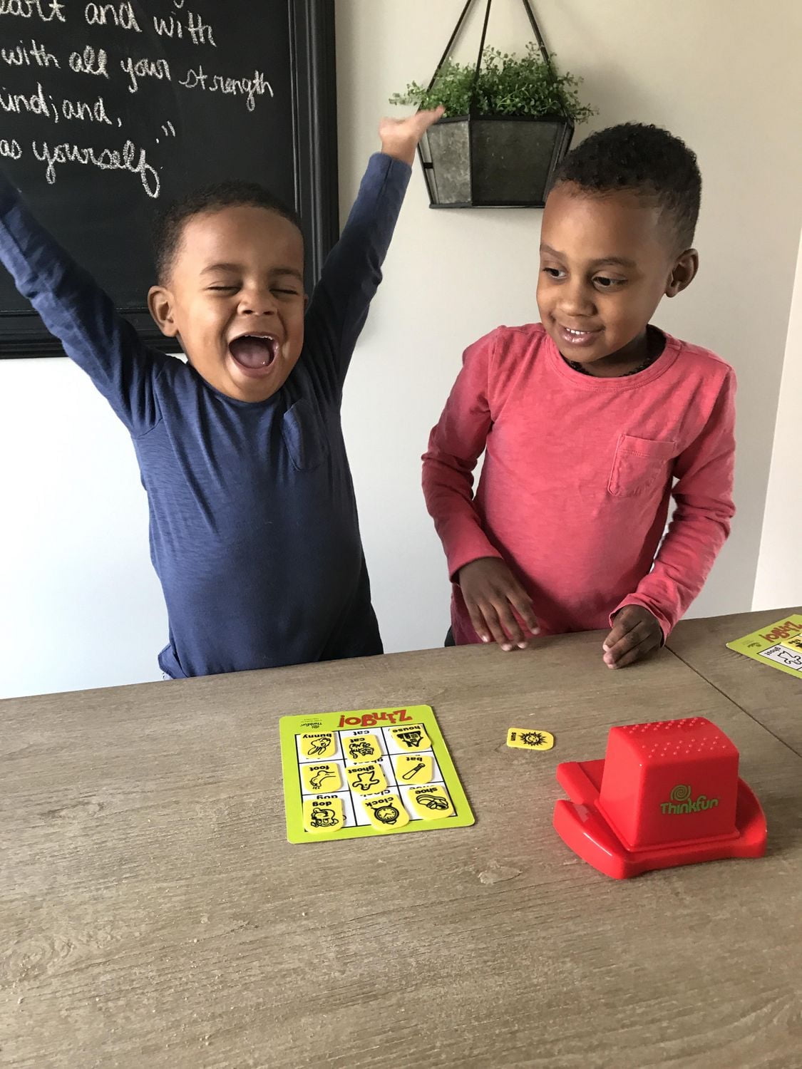 Thinkfun - Zingo! - version anglaise Jeu de Bingo avec Zing