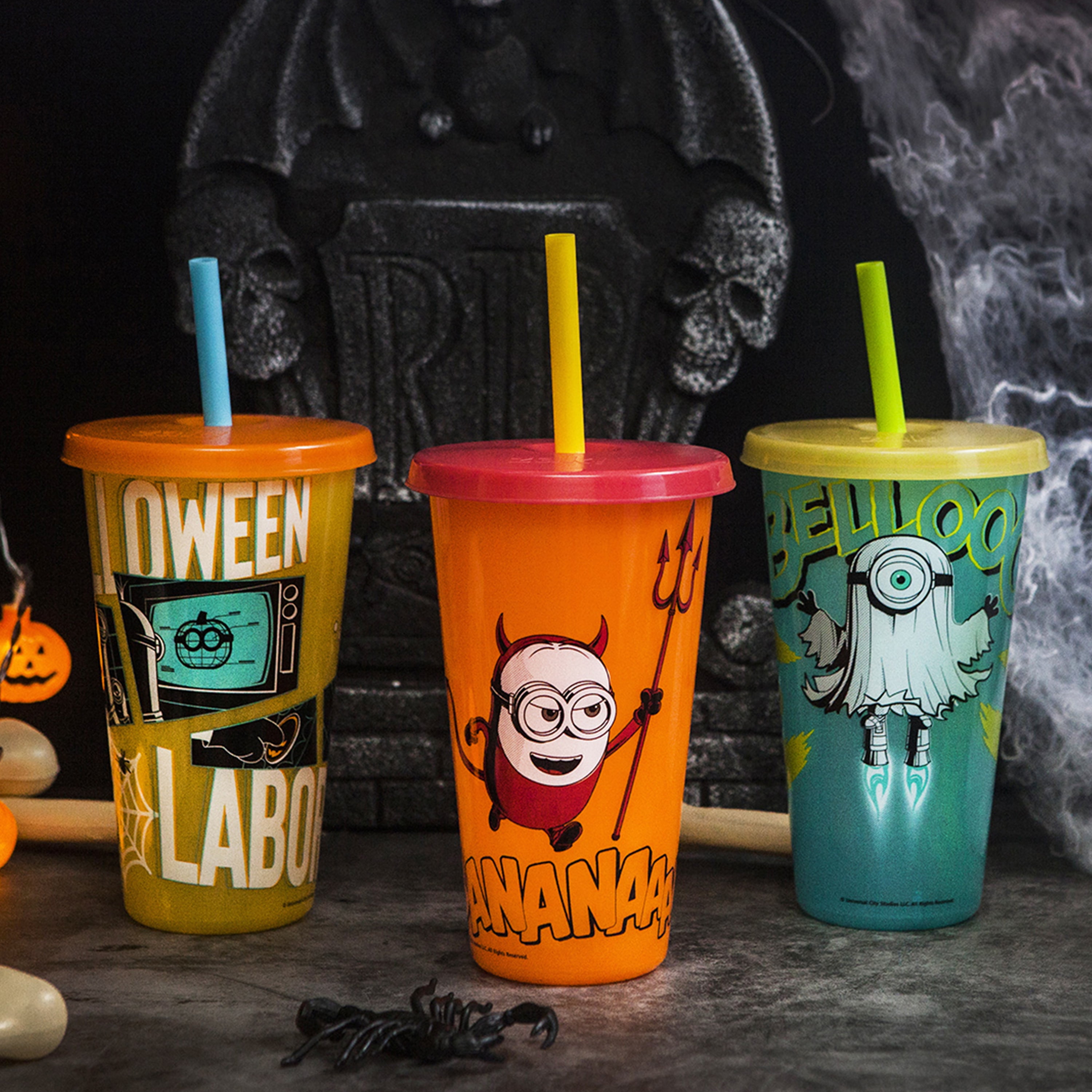 Zak Peanuts Snoopy 4-Pack Glow in The Dark Tumbler Cups Reusable Halloween
