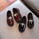 thumbnail image 2 of Zapatos individuales de primavera para niños y niñas, zapatos de cuero para niñas, zapatos de princesa de suela blanda para estudiantes, 2 of 5