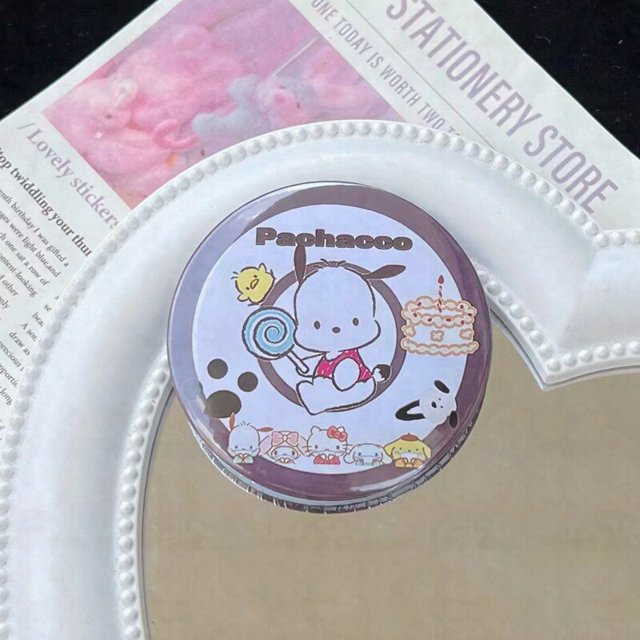 Insignia de animación de Hello Kitty Sanrio, broche de dibujos animados Kuromi, Pin Ins, chica dulce, accesorios de bolso versátiles diarios lindos
