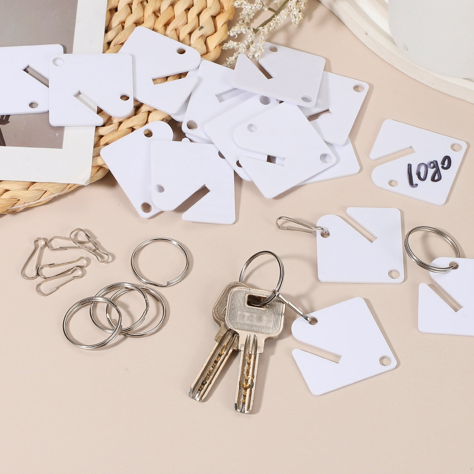 200Pcs Key Tags, White Plastic Hanging Slotted Key Tags with Metal Snap Hooks for Home Office Garage
