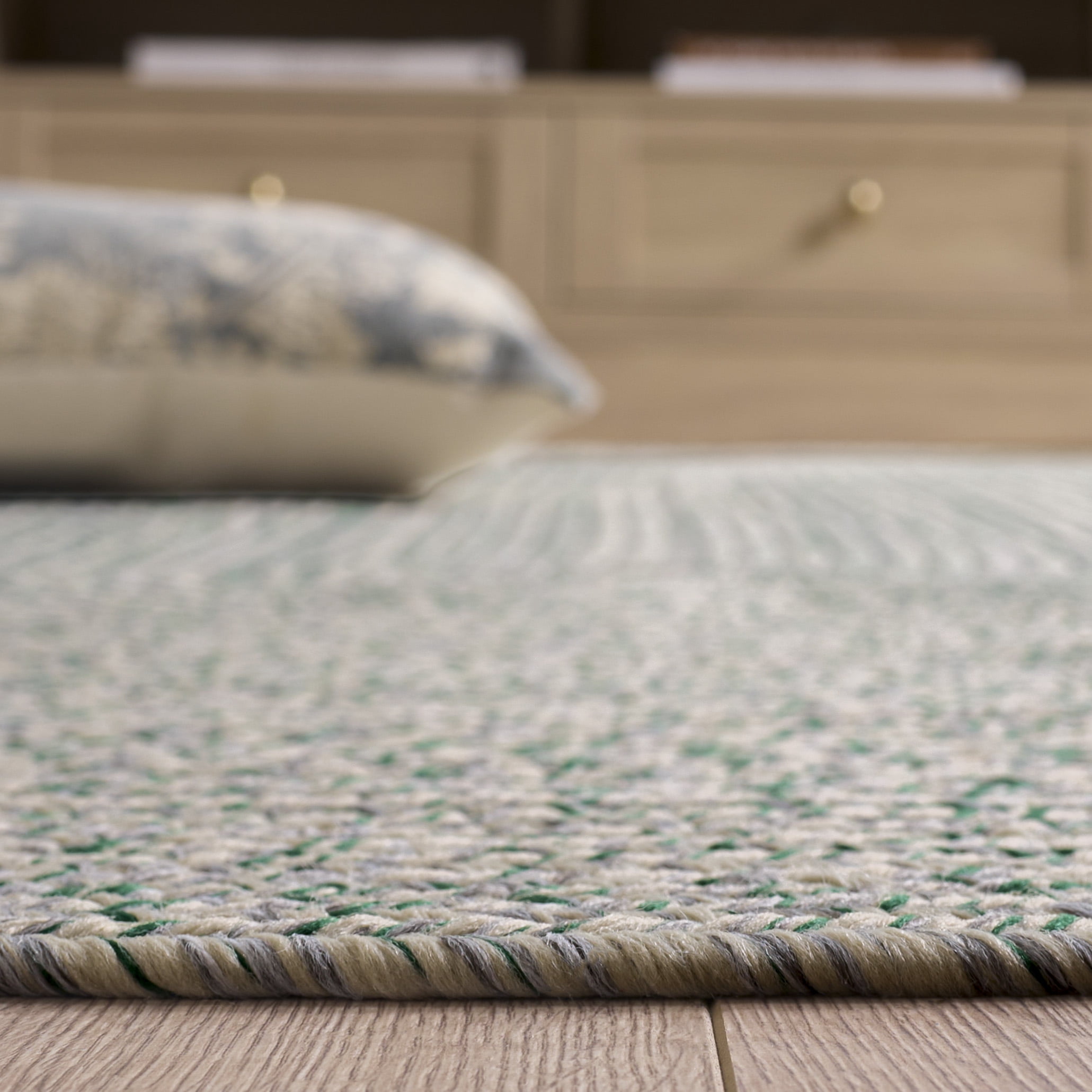 Safavieh Braided Gino Distressed Machine Washable Reversible Area Rug, Ivory/Green, 5' x 5' Round