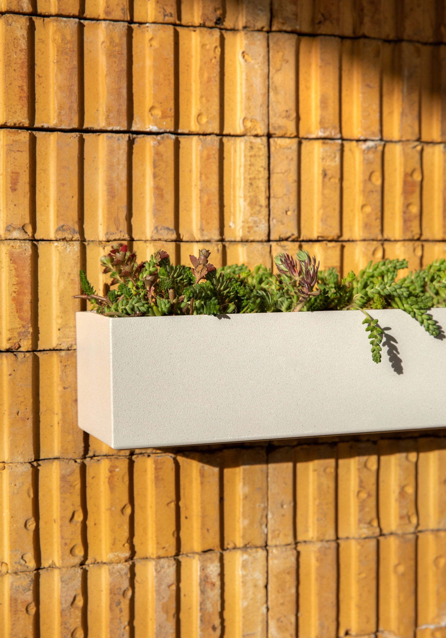 Veadek Geo Series Trough Hanging 32" Planter - White