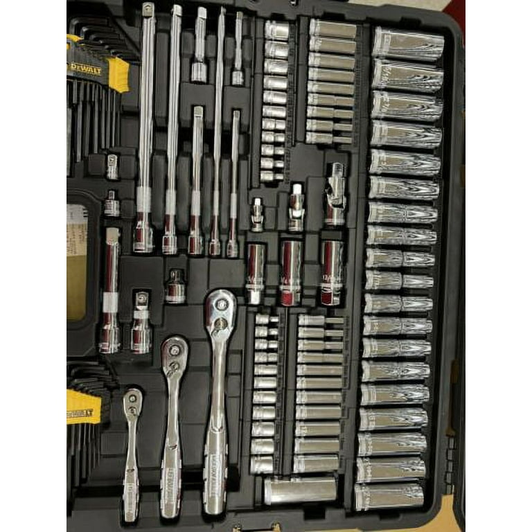 DeWalt DWMT75049 192-Piece Mechanics Tool Set