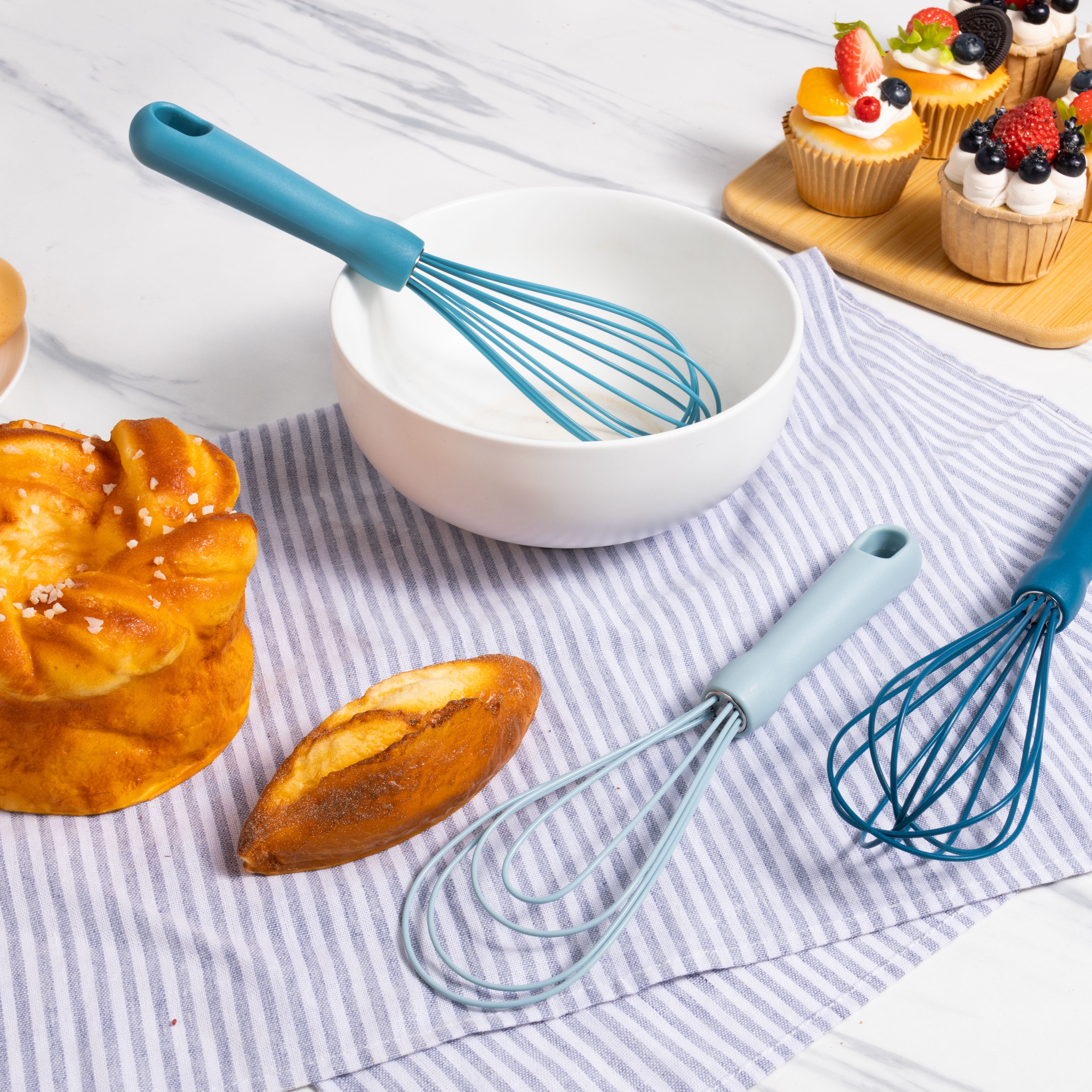 Mainstays 3-Piece Silicone Whisk Set, 10.5 in/10.4 in/9.6 in, Blue