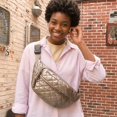 thumbnail image 3 of Bolso bandolera acolchado metálico TwoKat con correa ajustable, 3 of 9