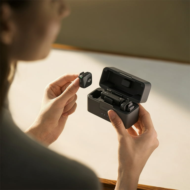 DJI Mic Mini 2.4GHz 2-Person Clip-On Digital Wireless DJI Mic Mini 2.4GHz 2-Person Clip-On Digital Wireless