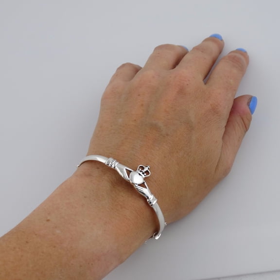 Claddagh Bangle Bracelet - 925 Sterling Silver - Celtic Knot Irish Heart