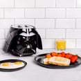 thumbnail image 2 of Uncanny Brands Star Wars Darth Vader Halo tostador - Ilumina y hace sonidos de sable de luz, 2 of 5
