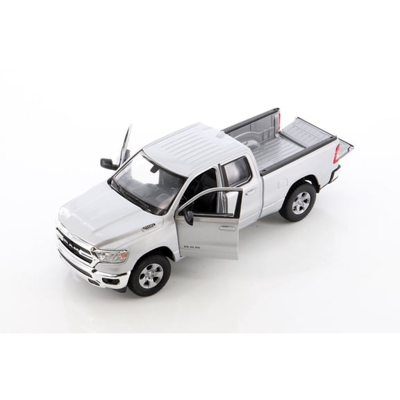 2019 Dodge Ram 1500 Pickup, Silver - Welly 24104WSV - 1/27 scale Diecast Model Toy Car