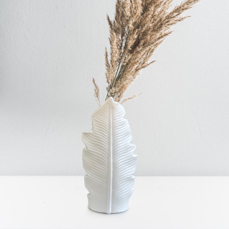 White Feather Vase 