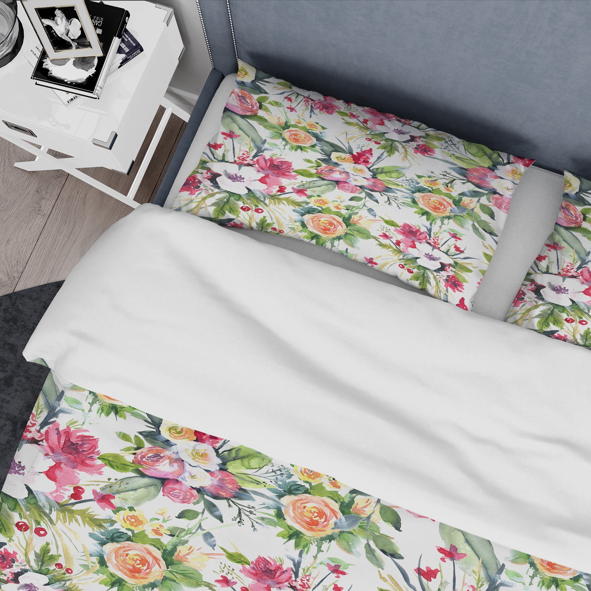Designart 'Summertime Wedding Flowers Red White & Yellow' Traditional Duvet Cover Set