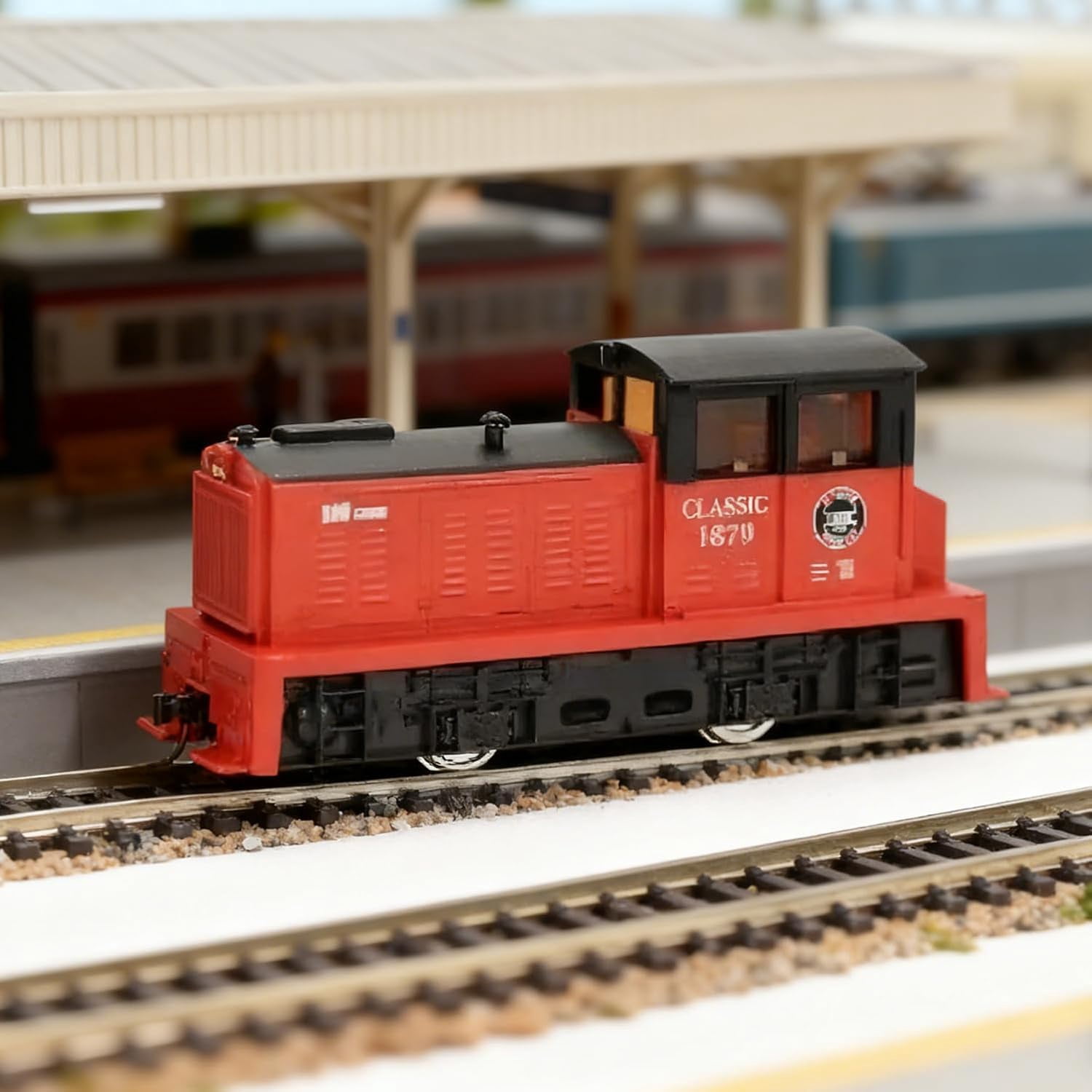 HO Scale DDT Industrial Diesel Locomotive (12V) Metal Wheelsets, Factory Installed Knuckle Couplers, Classic Plymouth Type Industrial Switcher – Locomotive Only
