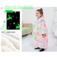 thumbnail image 3 of Sudadera portátil con capucha que brilla en la oscuridad para niños de 2 a 6 años, 3 of 7