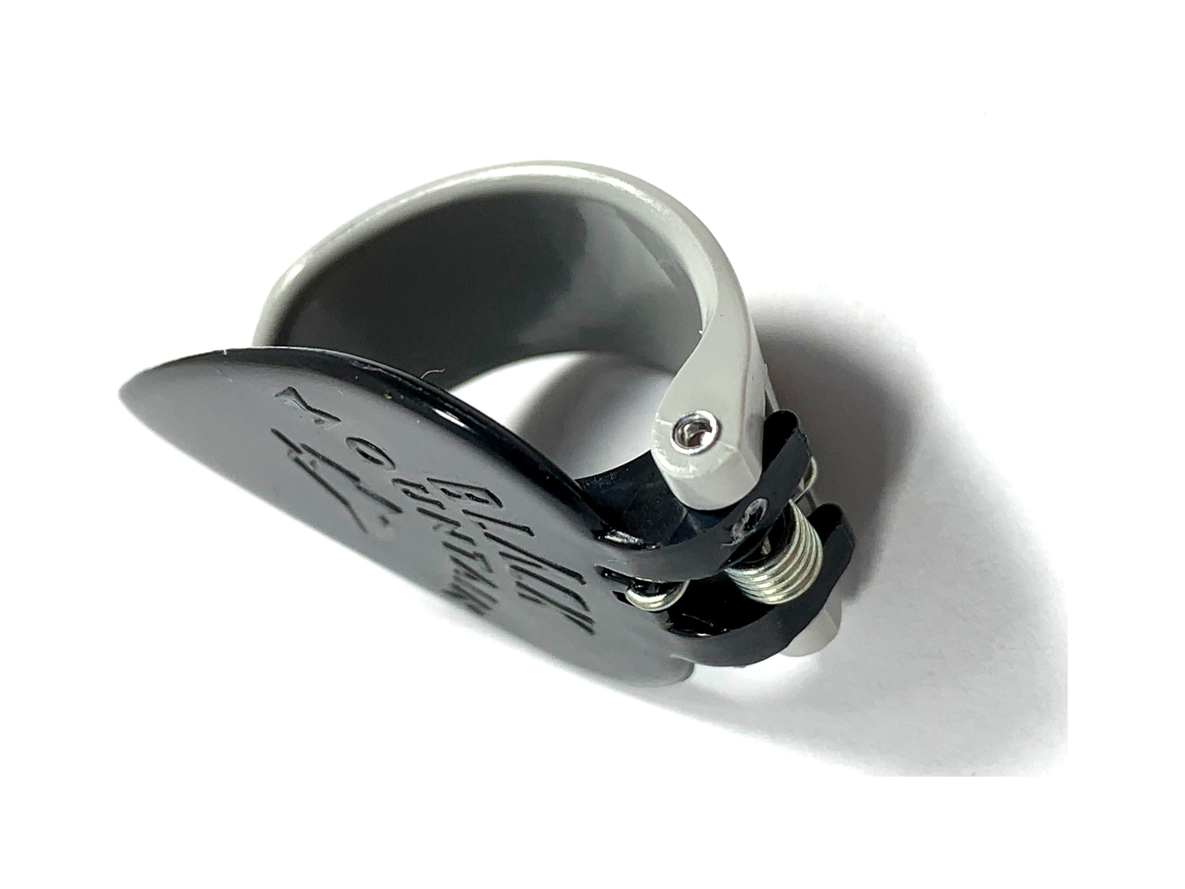 Black Mountain Thumb Pick - Five Picks - Spring Fit  Medium Thumb Flat Pick Combo