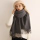 thumbnail image 4 of Bufanda tipo oveja para mujer en otoño e invierno, bufanda lisa de terciopelo suave (gris claro), 4 of 5