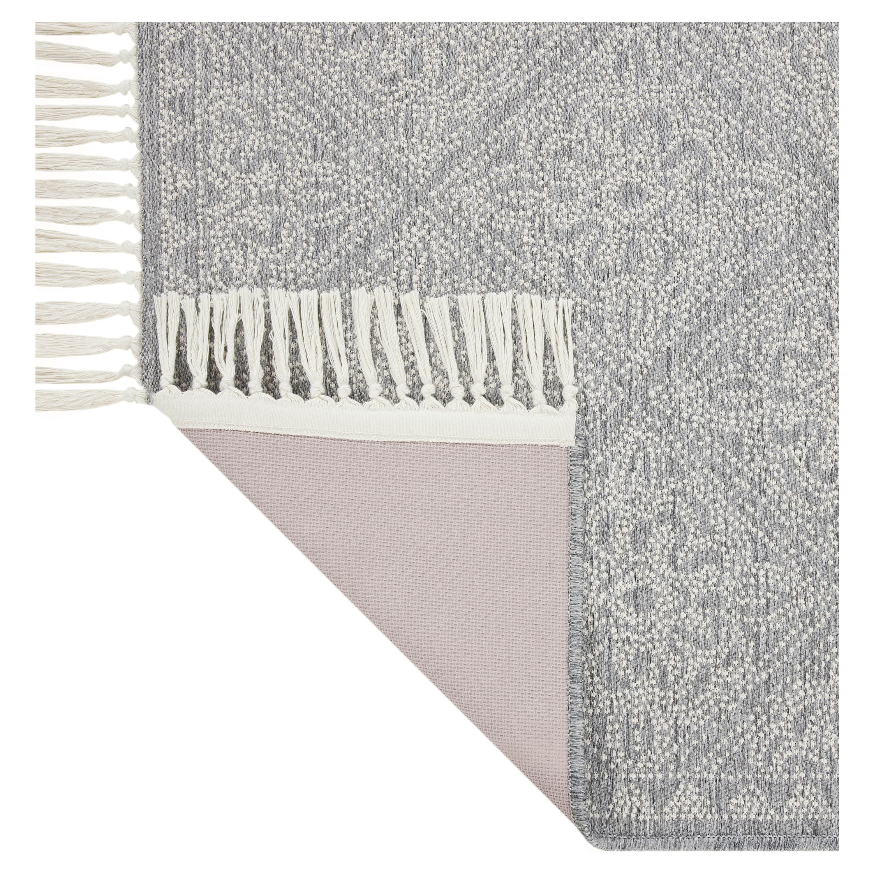 Mainstays Grey Medallion Non-Skid Indoor 27" x 45" Accent Rug with Fringe - Grey/Ivory
