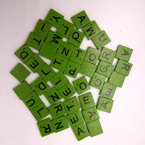 100pcs Wood Scrabble Tiles Letters Alphabet Pieces Numbers Pendants Spelling Scrabble Letters for Crafts, DIY Wood Gift Decoration
