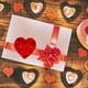 thumbnail image 4 of pstuiky 500 pegatinas rojas para bolsas de dulces, regalos, cajas y regalos, ideales para el Día de San Valentín. Perfectas para bodas, fiestas y mucho más., 4 of 9