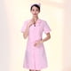thumbnail image 2 of Rosa Uniforme de manga corta Esteticista Enfermería Abrigo blanco Algodón Ropa de hospital Ropa Cuello en V Traje de trabajo Traje de moda Abrigo de farmacia sin sombrero y pantalón - Talla M, 2 of 5