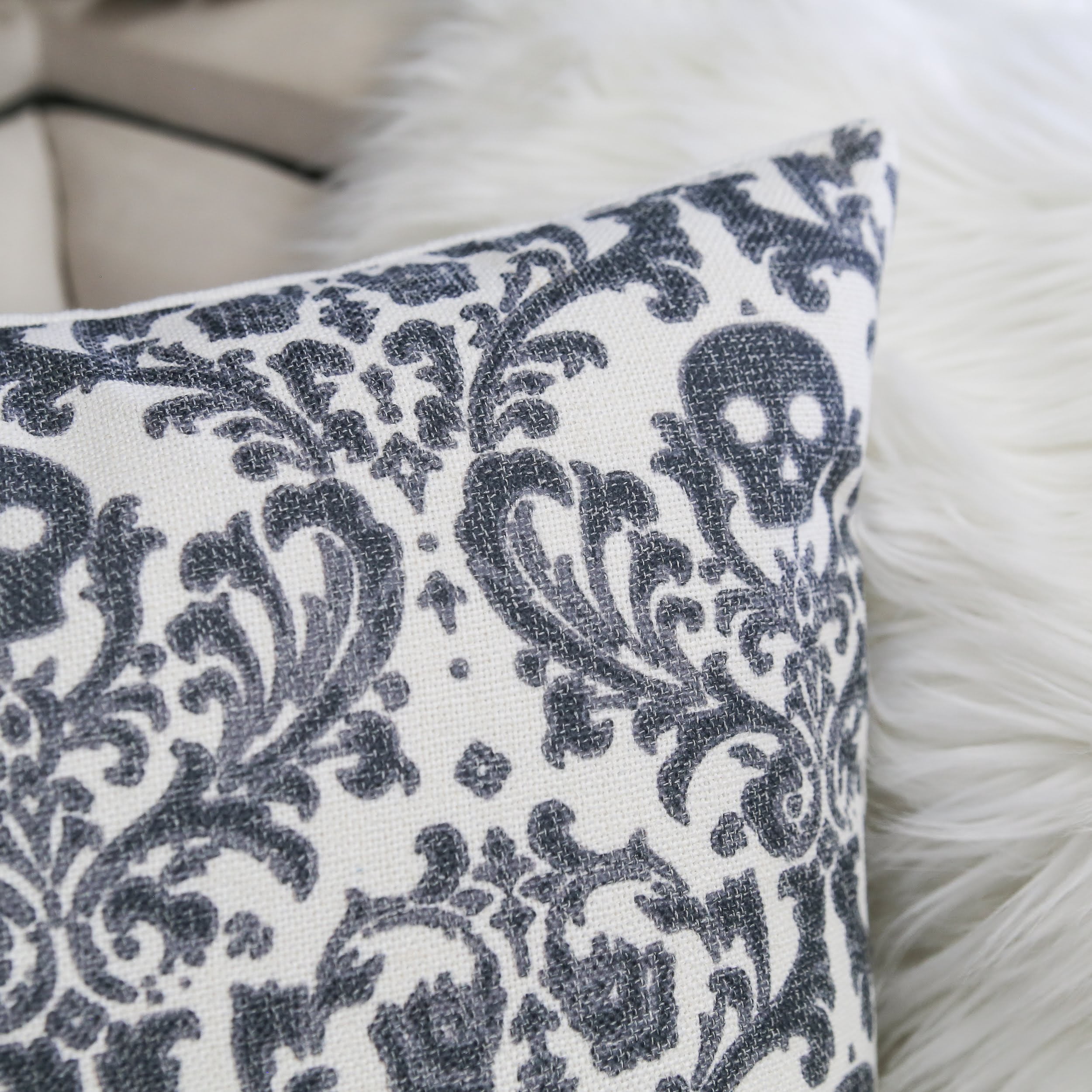 Raven Gray Abstract Polyester 20 in. x 20 in. Throw Pillow (Set of 2)