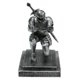 thumbnail image 1 of Portalápices Armor Knight con accesorio de espada en posición de rodilla Tema medieval, 1 of 5