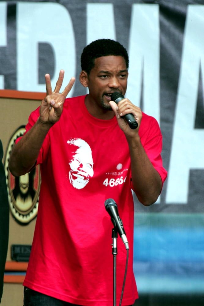 will-smith-on-stage-for-live-8-concert-philadelphia-museum-of-art