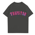 thumbnail image 1 of T-shirts pour Femmes Trapstar T-Shirt Imprimé pour Femmes Décontracté Graphique Junior Filles Manches Courtes tee-Shirt Original avec Col Rond(Gris Foncé, m), 1 of 3