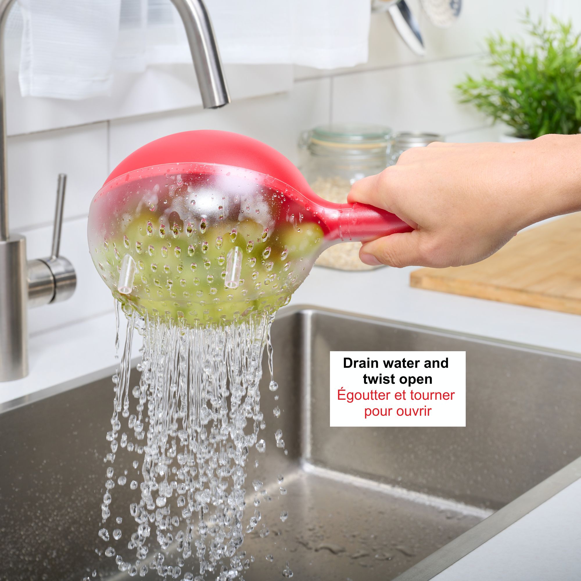 Starfrit Passoire à baies, Couvercle troué amovible, S'utilise à une main, Rouge STARFRIT PASSOIRE À BAIES