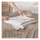 thumbnail image 5 of Edredón Ligero Real Textil + 2 Fundas de Almohada, Juego de Colcha King Size, Color Blanco/Beige, 5 of 9